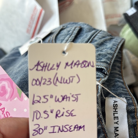 NWT Ashely Mason Heart Crochet Back Pockets Jeans 00/23 - Picture 9 of 9